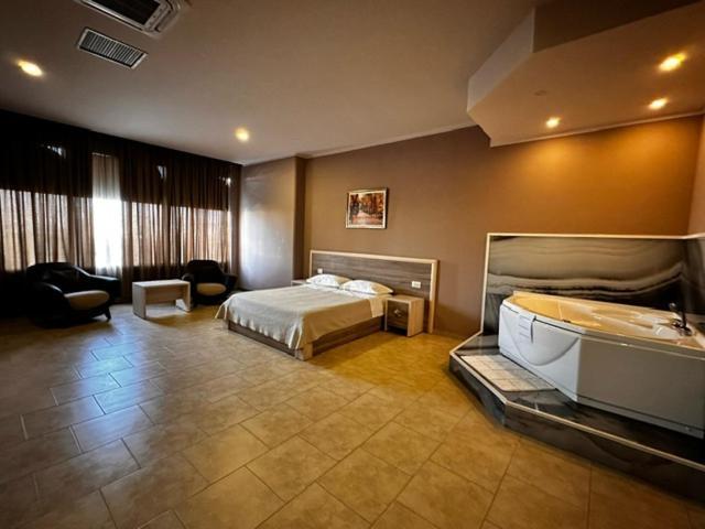 Hotel Terminal Tirana Bregu i Lumit Exteriér fotografie